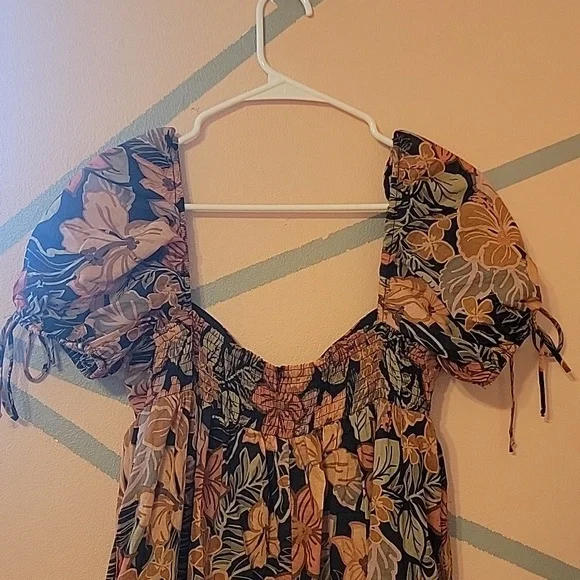 Dee Dee Floral Puff Sleeve Dress, Size Large - Picture 5 of 5